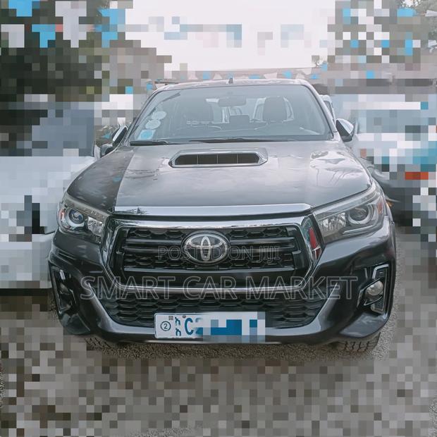 Toyota Hilux 2016 Gray