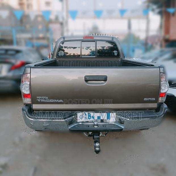 Toyota Tacoma 2015 Brown
