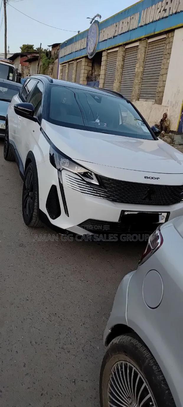 Peugeot 5008 2022 White