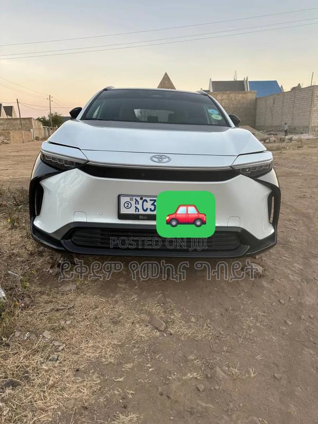 Toyota bZ4X 71.4 kWh AWD 2022 White