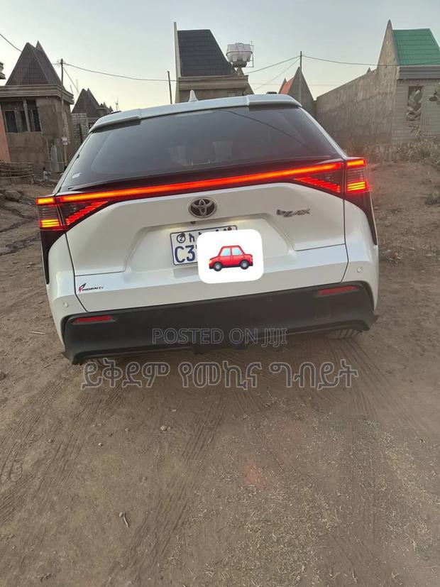 Toyota bZ4X 71.4 kWh AWD 2022 White