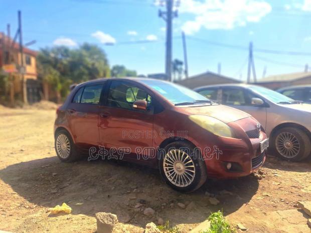 Toyota Yaris 2010 Burgundy