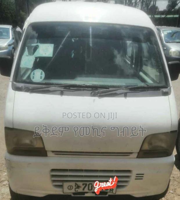Suzuki Every Wagon 2005 White