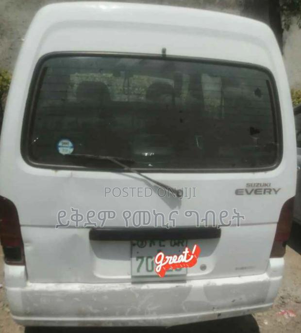 Suzuki Every Wagon 2005 White