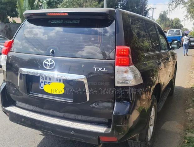 Toyota Land Cruiser 2013 Gray