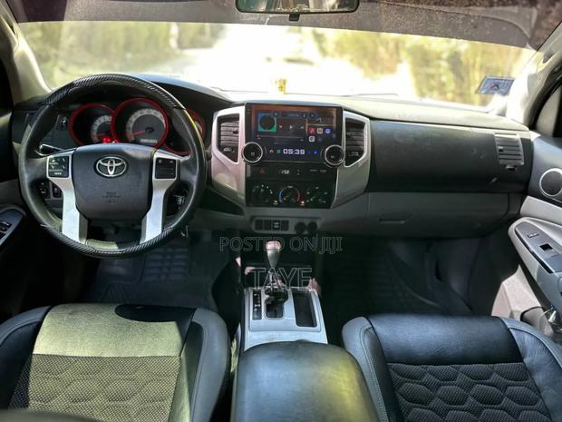 Toyota Tacoma 2013 Black