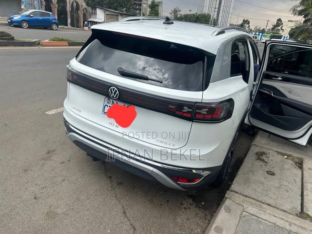 Volkswagen ID.6 2022 White