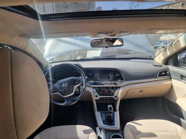 Hyundai Elantra 2017 Gray