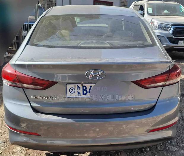 Hyundai Elantra 2017 Gray