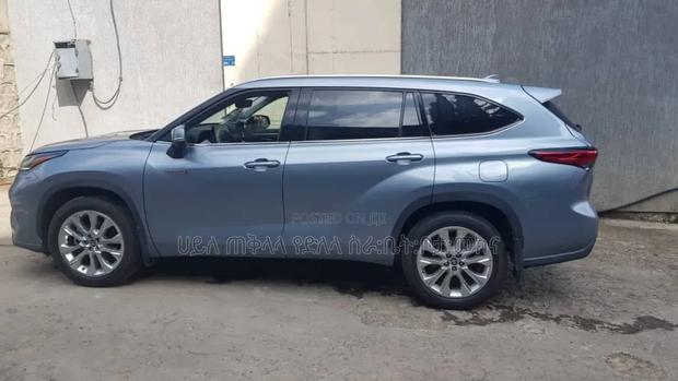 New Toyota Highlander 2024 Beige