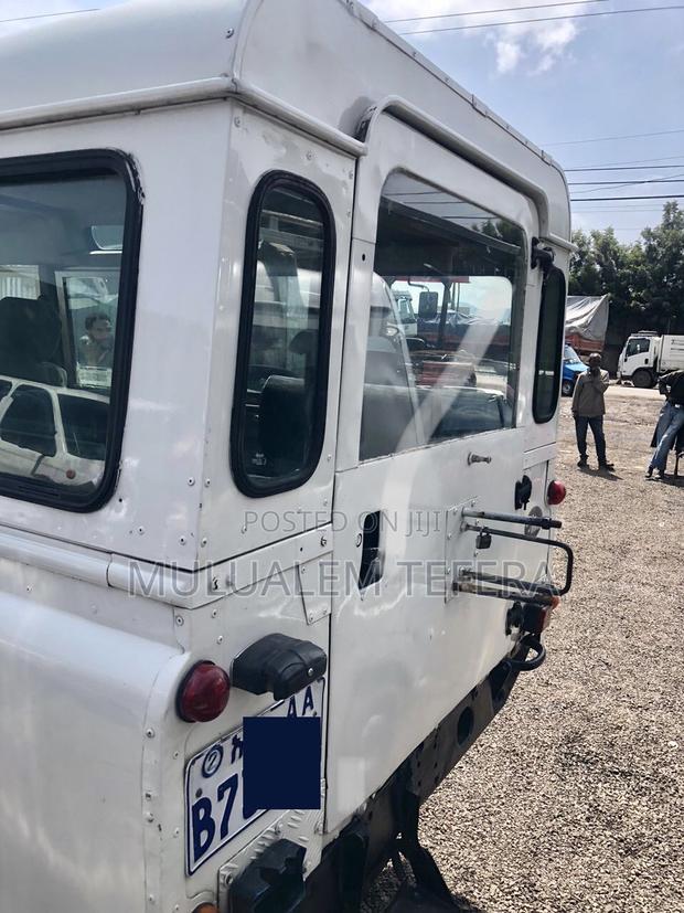 Land Rover Defender 1986 White