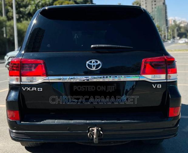 Toyota Land Cruiser 5.7 V8 VXR 2020 Black