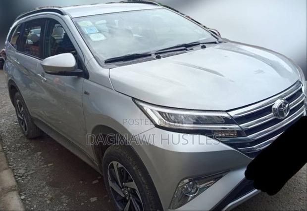 Toyota Rush 2022 Silver