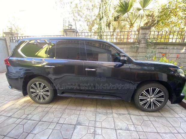 Lexus LX 2020 Gray