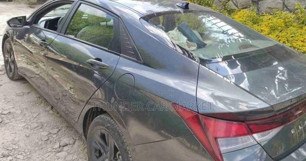 Hyundai Elantra 2022 Gray