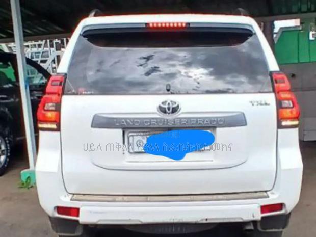 Toyota Land Cruiser Prado 2021 White