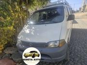 Toyota HiAce Siyaya 2004 White for sale