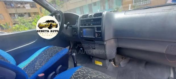 Toyota HiAce Siyaya 2004 White