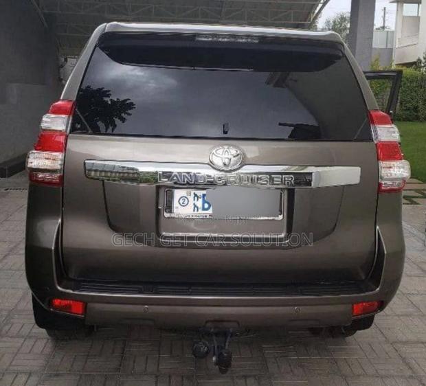 Toyota Land Cruiser 2017 Brown