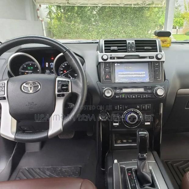 Toyota Land Cruiser Prado 2018 Pink