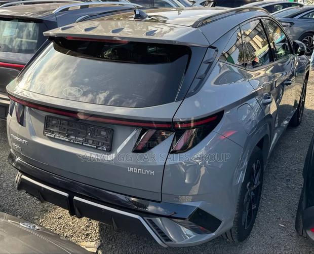 Hyundai Tucson 2024 Gray
