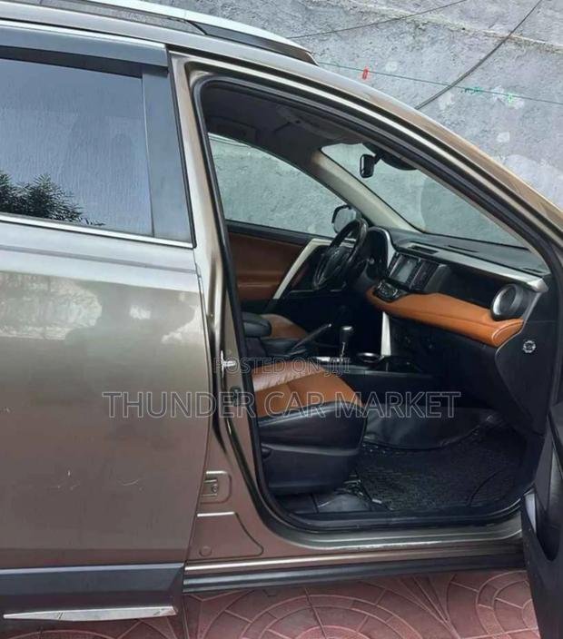 Toyota RAV4 2017 Gray