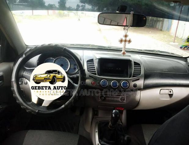 Mitsubishi L200 2007 Silver