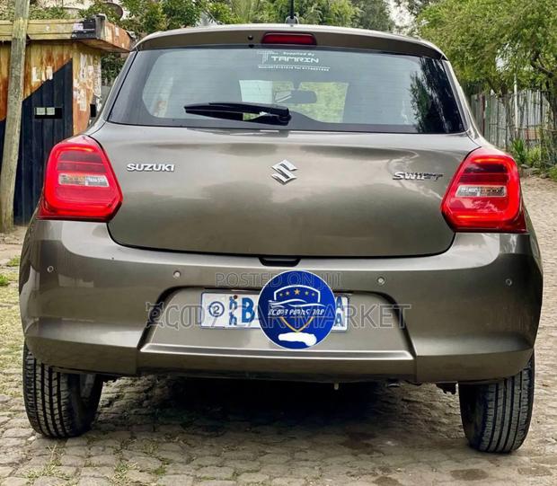 Suzuki Swift 2021 Gray