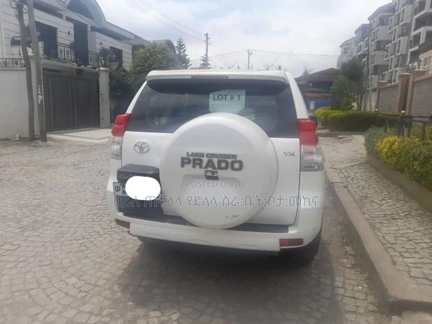 Toyota Land Cruiser Prado 2012 White