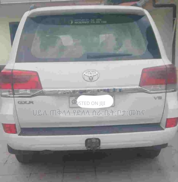 Toyota Land Cruiser 2019 White