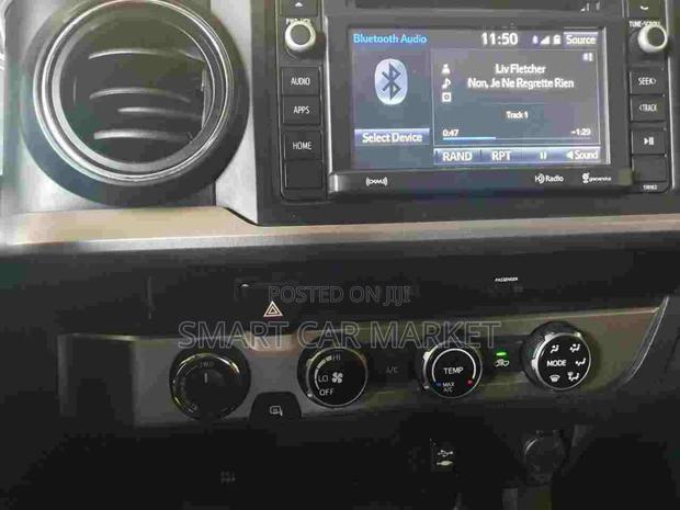 Toyota Tacoma SR5 2017 Gray