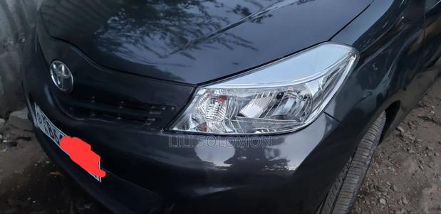 Toyota Yaris 2012 Gray