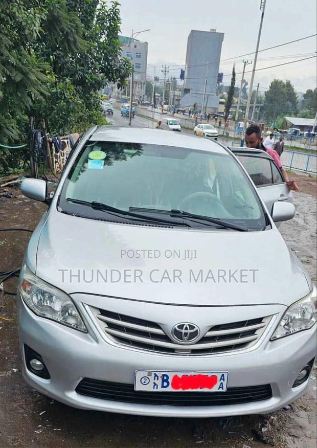Toyota Corolla 2011 Silver