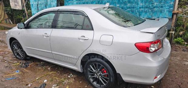 Toyota Corolla 2011 Silver