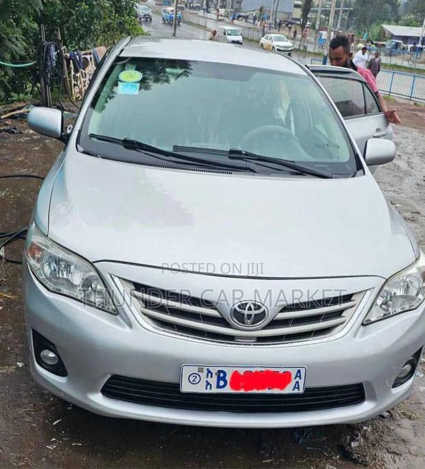 Toyota Corolla 2011 Silver