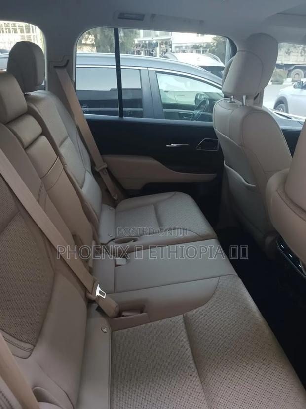 Toyota Land Cruiser 2023 White