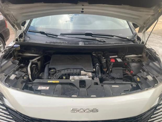 Peugeot 5008 2022 White