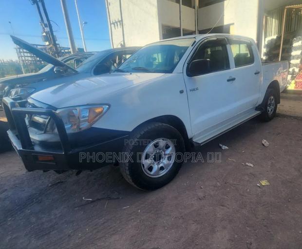 Toyota Hilux 2008 White