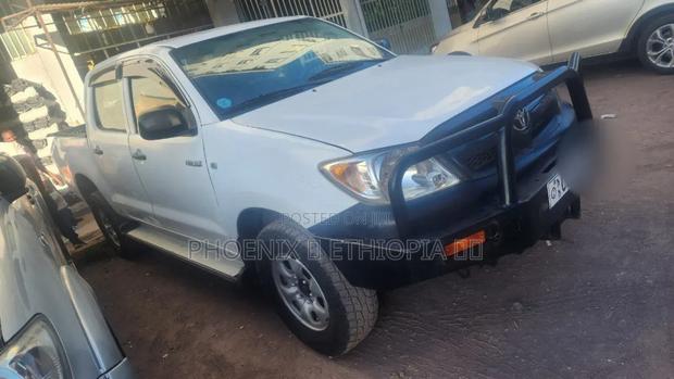 Toyota Hilux 2008 White