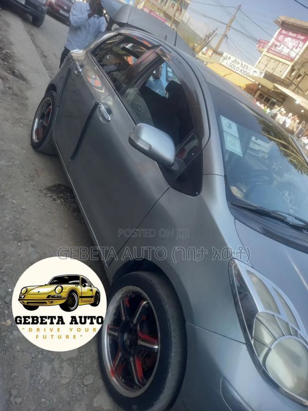 Toyota Yaris 2008 Gray