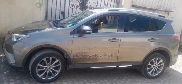 Toyota RAV4 2018 Brown