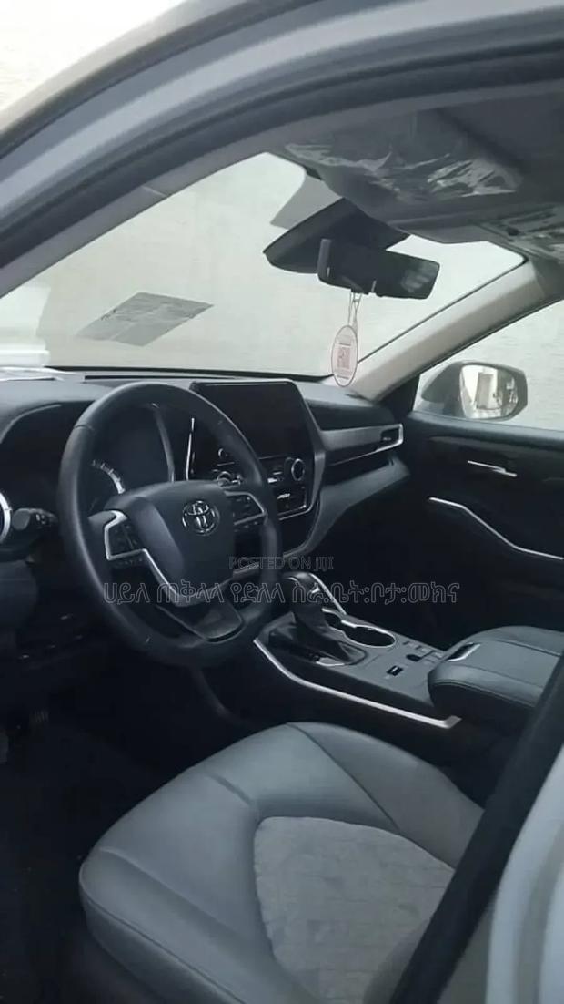 New Toyota Highlander 2024 Silver