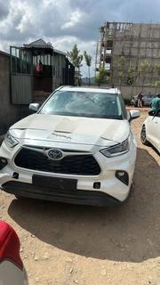 Toyota Highlander 2022 White for sale