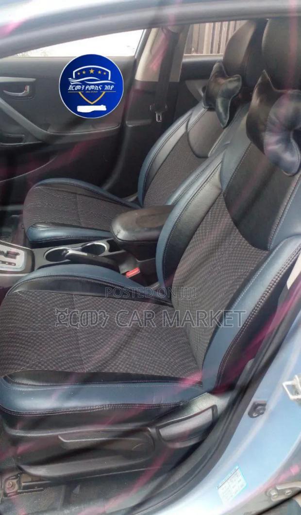Hyundai Avante 2012 Blue