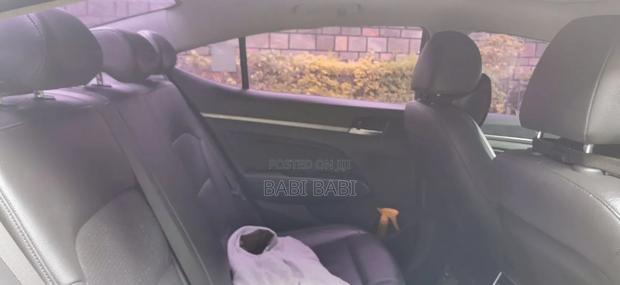 Hyundai Avante 2016 Black