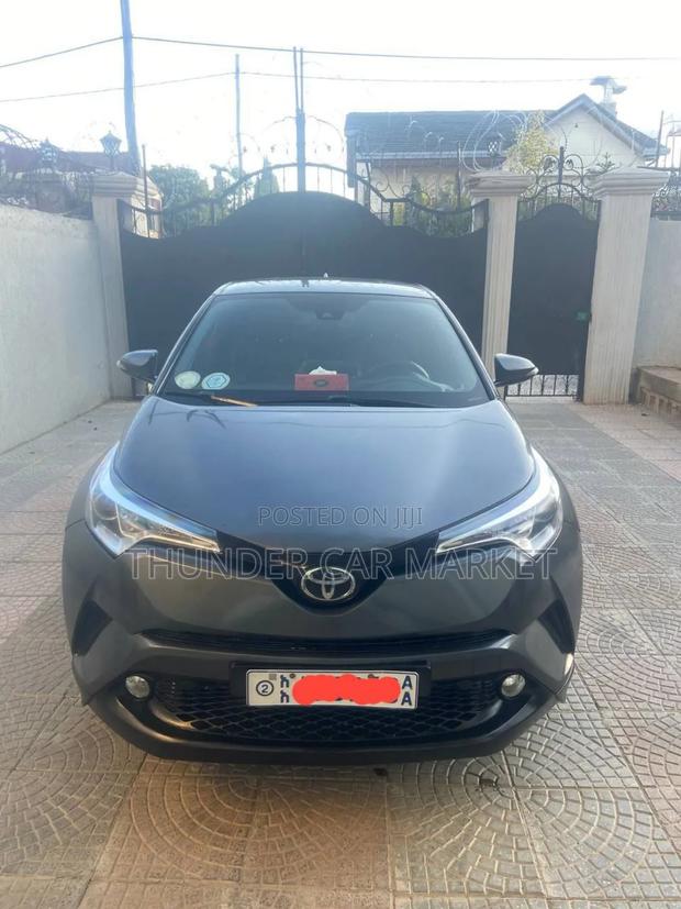 Toyota C-HR 2017 Gray