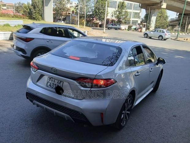 Toyota Corolla 2022 Silver