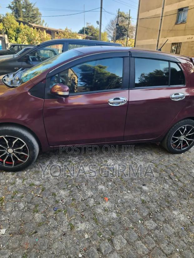 Toyota Yaris 2010 Red