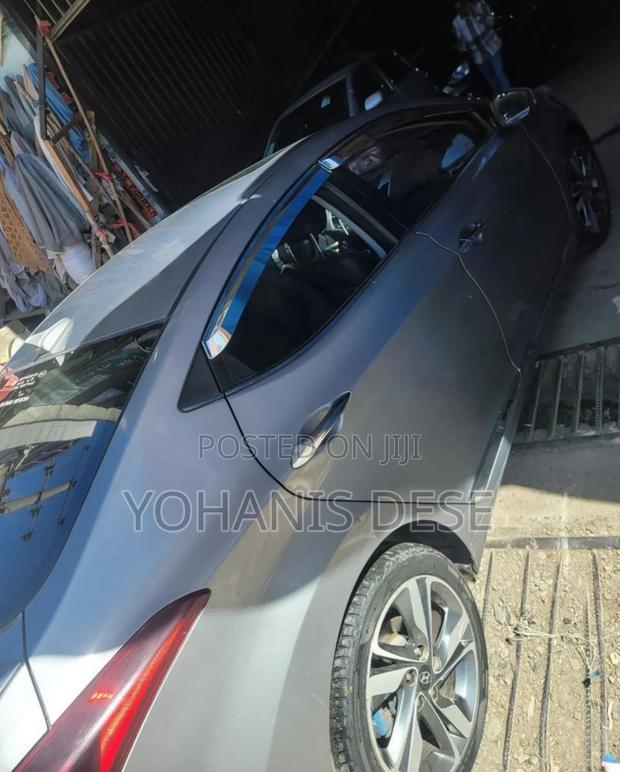 Hyundai Avante 2015 Silver