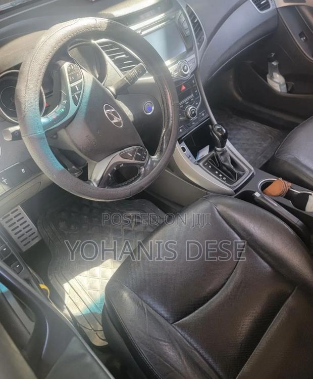Hyundai Avante 2015 Silver